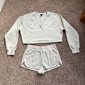 Light Green Comfy Shorts & Crop Crew Sweatshirt Set Size M